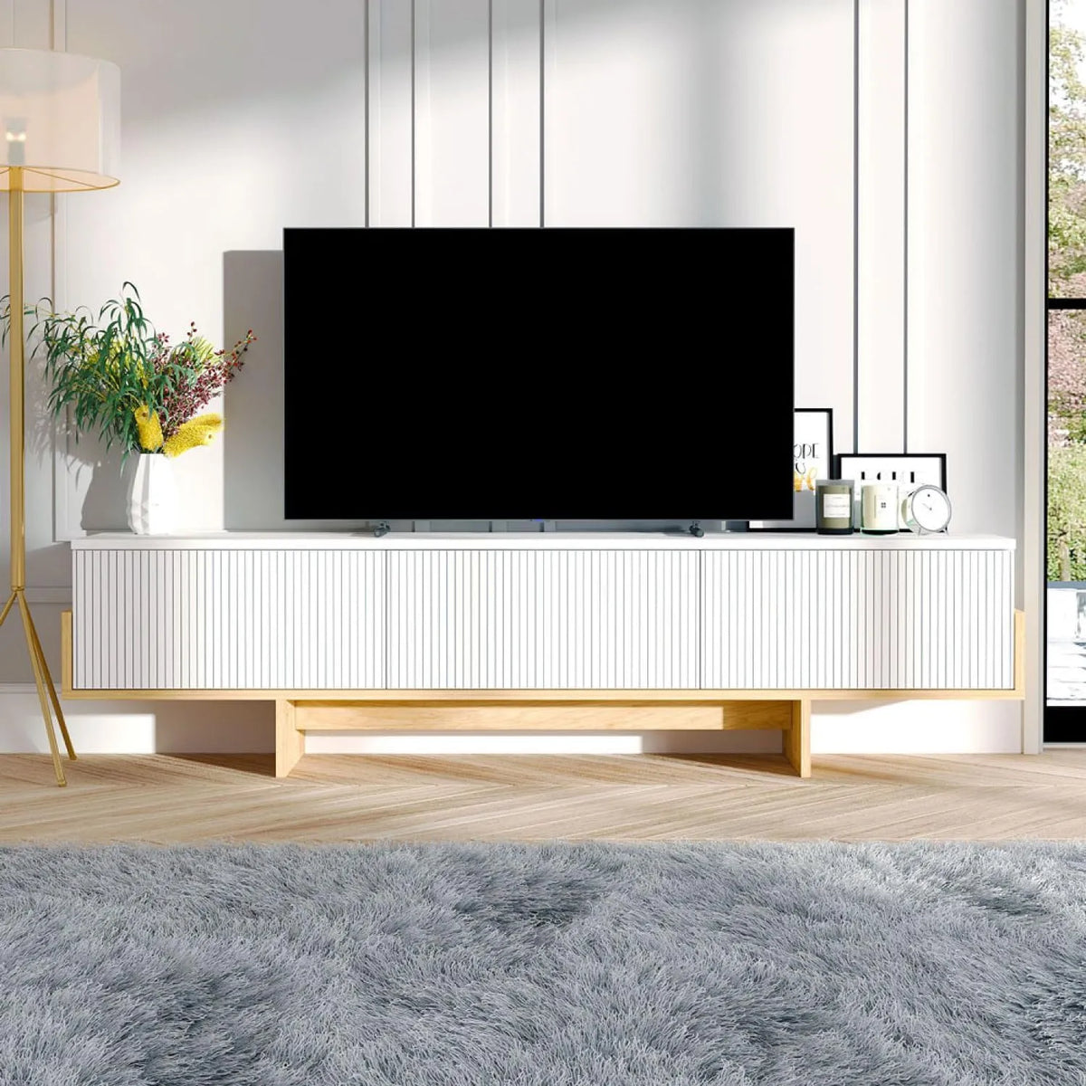 Meuble TV, 180 cm finition blanche Rainuré WOPI, 3 Placards Fermés, CONCEPT USINE, Rangement Élégant et Tendance, Pieds Effet Bois Clair